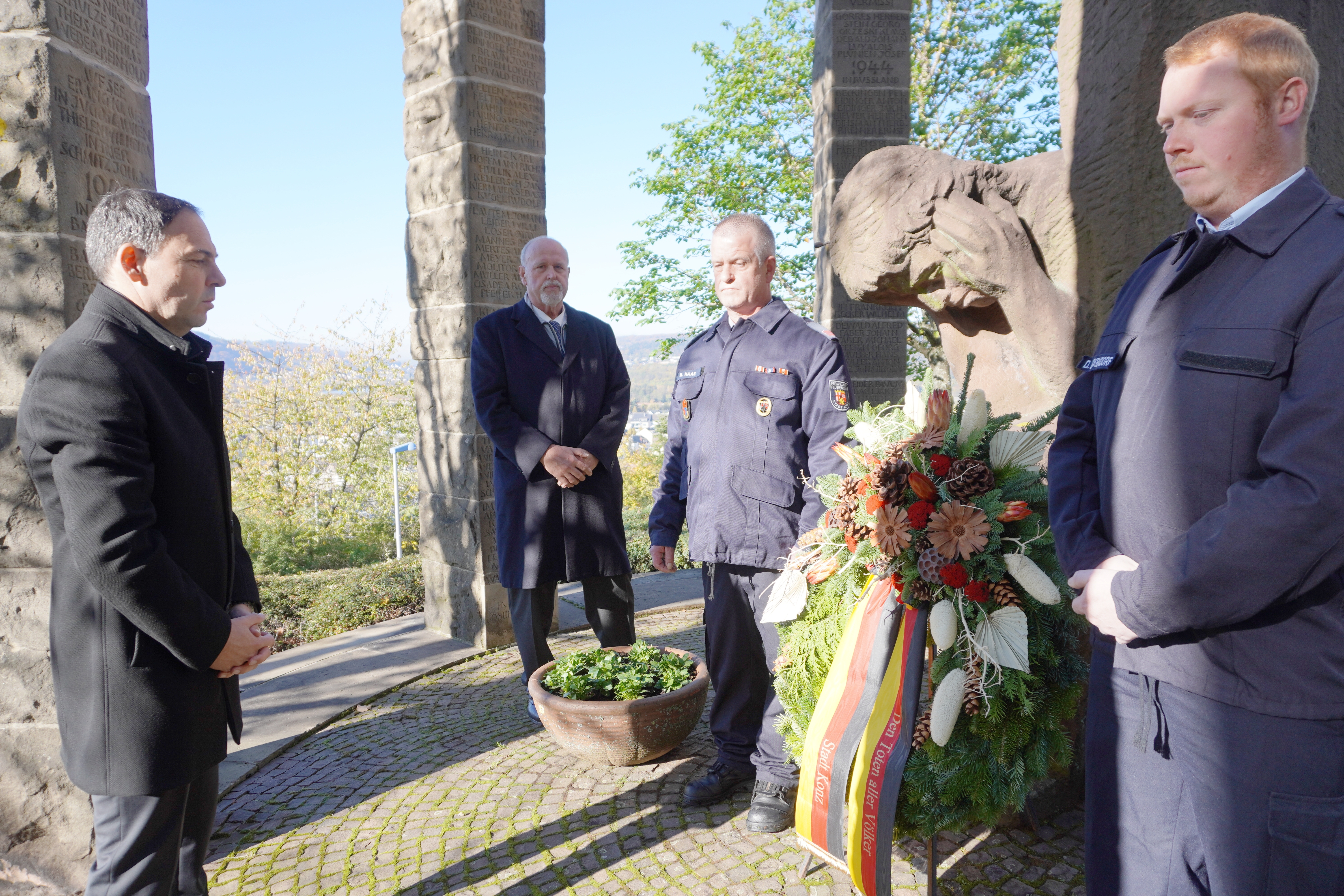 Volkstrauertag: Stadt Und VG Konz Gedenken Opfer Von Krieg Und Gewalt ...